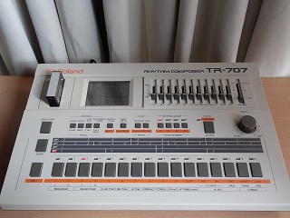Roland TR-707